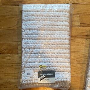 Madison Park white Textured Bath Rug